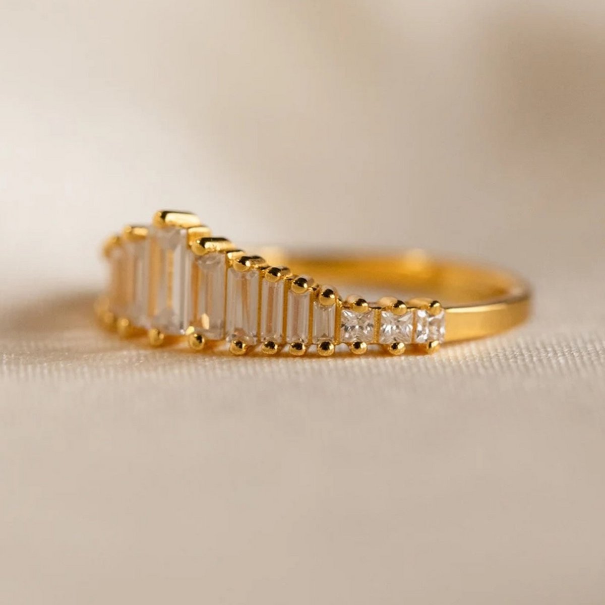 Übergangs-Ewigkeitsringe mit Smaragd-Schnittsteinen